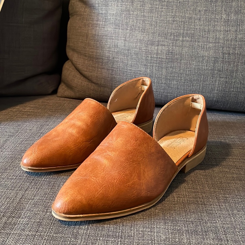 NWOT Catherine Malandrino Faux Leather D’Orsay Silhouette Shoes - Size 7.5
